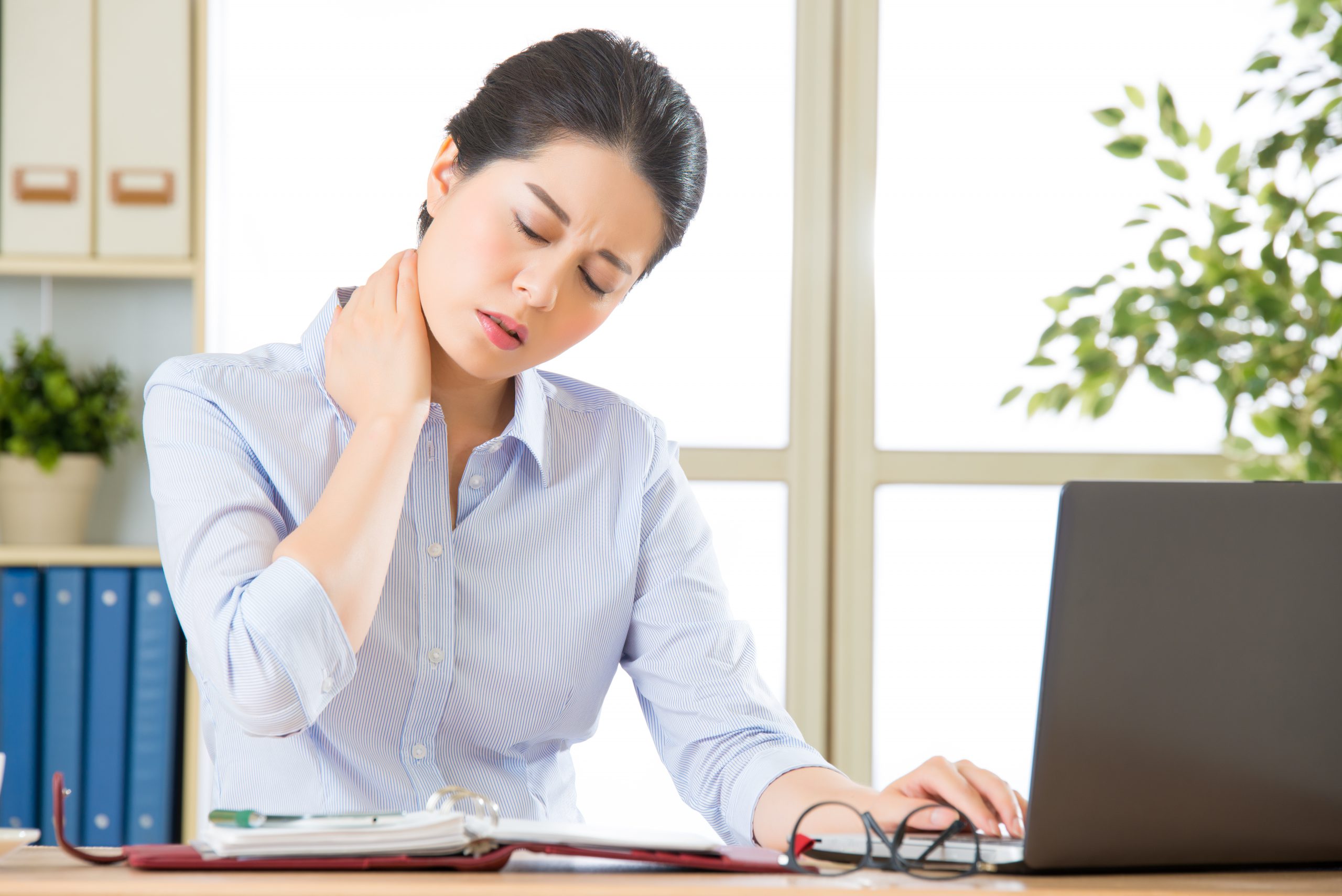 วิธีการรักษา...กลุ่มอาการ Office Syndrome | โรงพยาบาลสินแพทย์