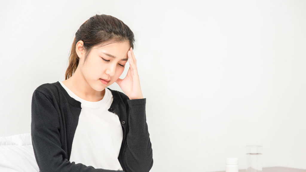 อาการปวดหัวเรื้อรังเกิดจากอะไรได้บ้าง